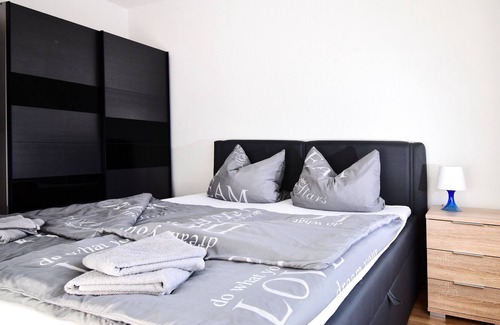 Boehlen Apartment | Leipzig, Cospuden, Belantis Park, pure relaxation, Leipzig city center, new fair