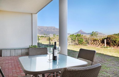 Lagoon Beach Apartment | Leisure Bay 123