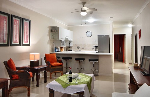 Lagoon Beach Apartment | Leisure Bay 207 - One Bedroom Apartment, Sleeps 2