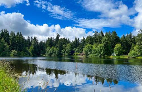 East Olympia House | Leisure Lakehouse