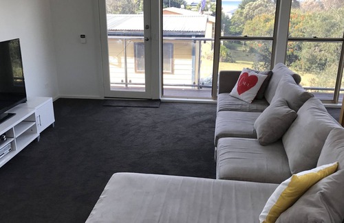 Lake Tyers Beach House | Leisure Land - Lake Tyers beachnModern beach house, 200m from water's edge.