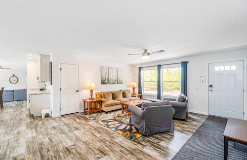 Thompsonville House | Leisure Lodge