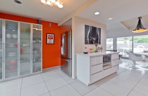 Vista Las Palmas House | Leisureland Palm Springs - Groovy Baby!