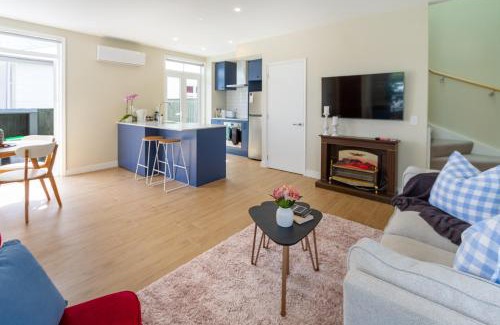 Somerfield Apartment | Leitch Cottage with carpark