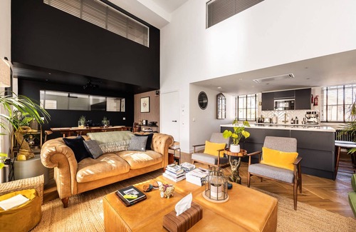 Leith Apartment | Leith Hospital - Sleeps 8, 4 Beds, 3 Bedrooms, 3 Bathrooms