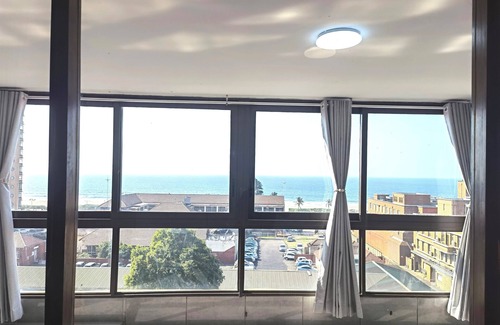 South Beach Apartment | Lela Holiday Apartments- Spacious Beachfront apartment with sea and harbor views