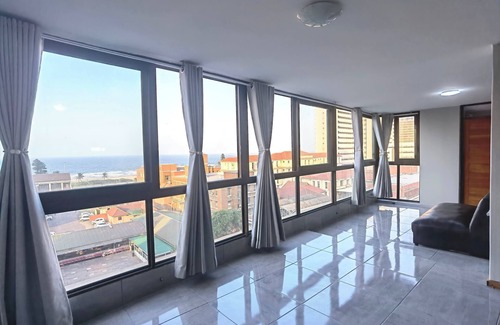 South Beach Apartment | Lela Holiday Apartments- Spacious Beachfront apartment with sea and harbor views