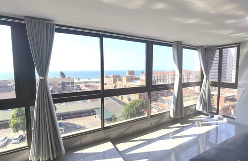 South Beach Apartment | Lela Holiday Apartments- Spacious Beachfront apartment with sea and harbor views