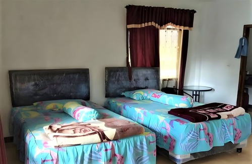 Malino Hotel | Lembah Biru Lagoon