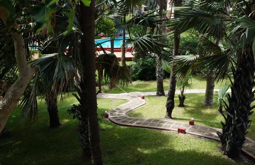 Kerr Serign Resort | Lemon Creek Hotel Resort