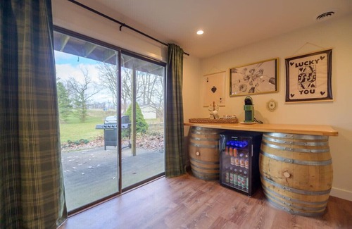 Baroda House | Lemon Creek Lodge Explore Michigan's Wine Trail