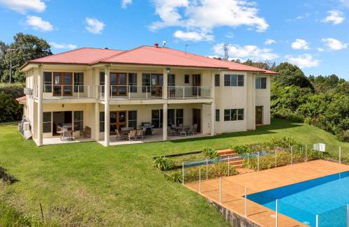Montville House | Lemon Grove - Montville Manor