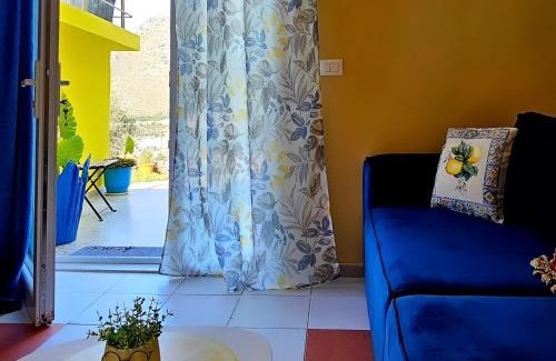 Borsh House | Lemon House Borsh