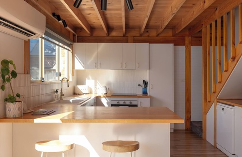 Bellerive Cottage | Lemon Tree