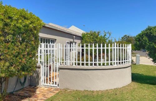 Edgemead Apartment | Lemon Tree Cottage