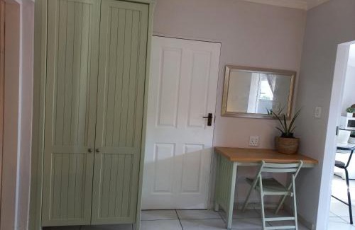 Groblersdal Apartment | Lemon Tree Manor- Country Cottage