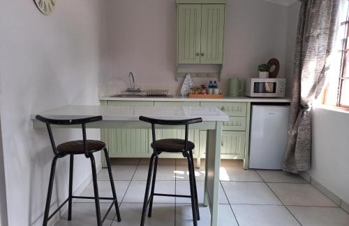 Groblersdal Apartment | Lemon Tree Manor- Country Cottage
