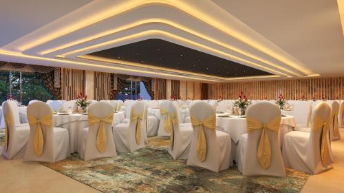 Vijayawada Hotel | Lemon Tree Premier, Vijayawada