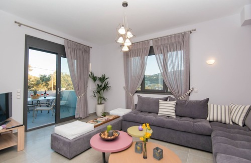 Adelianos Kampos Villa | Lemon Trees near the beach! Villa Kalli
