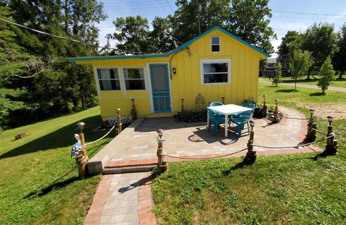 Madison-on-the-Lake House | LemonDrop Lake-Front Cottage