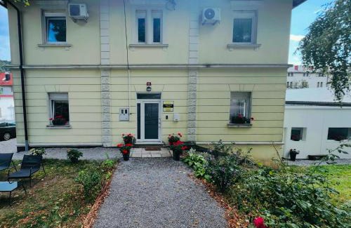 Postojna House | Lemonwood House