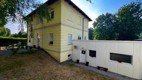 Postojna House | Lemonwood House