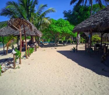 Nosy Tanihely Bed & Breakfast | Lemuria Bay