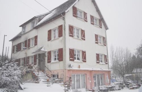 Juvigny-sous-Andaine Bed & Breakfast | Lenard Charles Bed & Breakfast