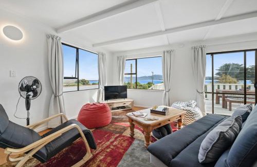 Palliser Bay House | Lendale Bach - Lake Ferry Holiday Home