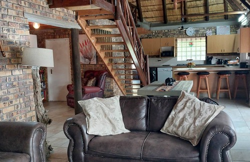 Marloth Park House | Lenny's Den - bordering Kruger National Park