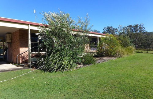 Mount George Cottage | Lenoroc - Rural Ambience with Netflix. nStay on working farm 14 minute from town