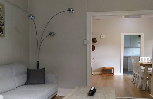 Lenswood House | Lenswood Cottage - Enjoy Adelaide Hills with friends and family