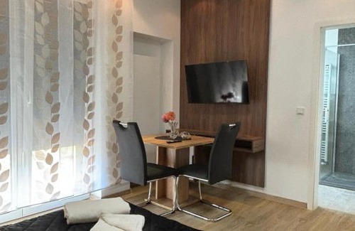 Eller House | Lenti Düsseldorfer Apartment’s