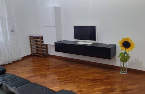Sestri Ponente House | Leo. ENTIRE Apartment for EXCLUSIVE use!