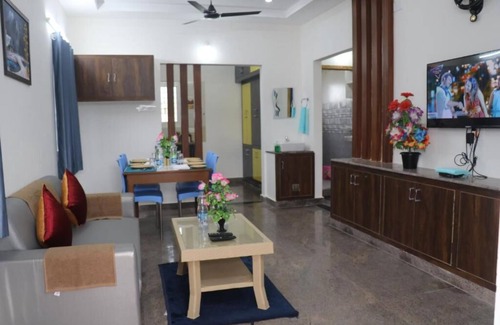 Tirupati Apartment | Leo Home Stay #8
