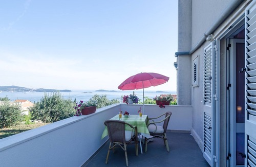 Brasina Apartment | Leo's Room - Double Room with Balcony and Sea View