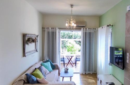 Kontos House | Leodi Place