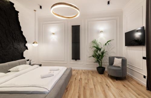 Lviv City Center Apartment | LEOGRAND Apartments on Franka 35