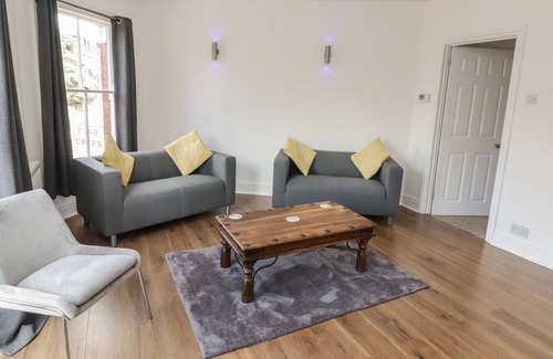 Llandrindod Wells Cottage | LEOMINSTER HOUSE, pet friendly in Llandrindod Wells