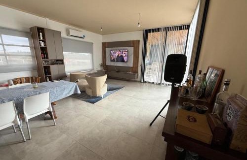 Candelaria House | Leon House