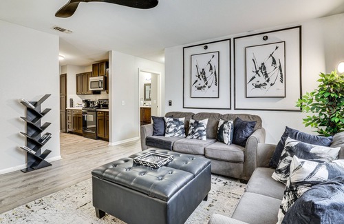 Leon Valley House | Leon Valley Home Near SeaWorld & Aquarium!