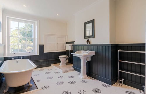 Stonehouse House | Leonard Stanley House, nr Stroud - sleeps 18 guests in 9 bedrooms