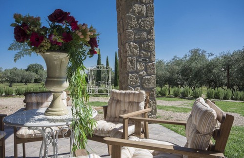 Montefiascone Apartment | Leonardo house, ground floor of a farmhouse, private patio, two and a half rooms