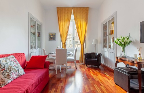 Navona House | Leonardo Suite Navona elegant with view between campo dei fiori and piazza navona