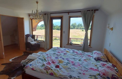 Ensenada Ski Chalet | Leoni´s Country House in Front of the Volcanoes