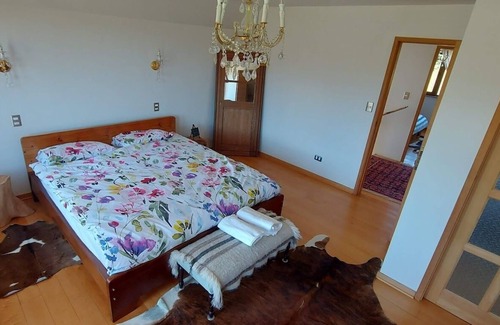 Ensenada Ski Chalet | Leoni´s Country House in Front of the Volcanoes