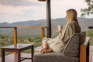 Jozini Cabin | Leopard Mountain Safari Lodge