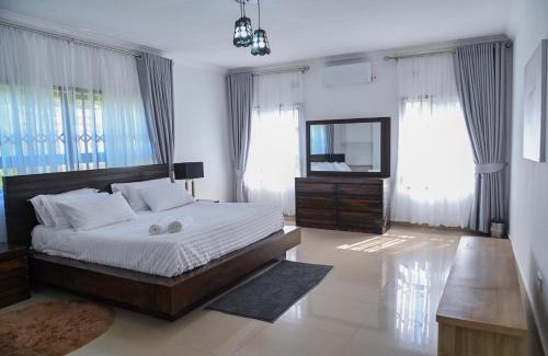 Lusaka Apartment | Leopard Tree Apartments