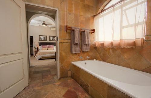 Centurion Bed & Breakfast | Leopardsong Manor