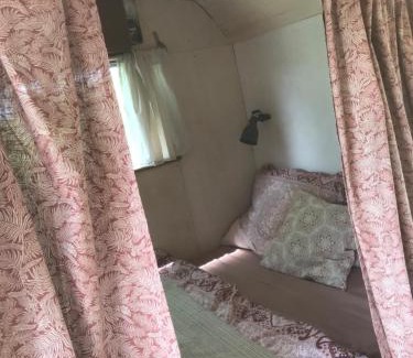 Oberndorf an der Melk House | Leopold der Lamahütewagen
